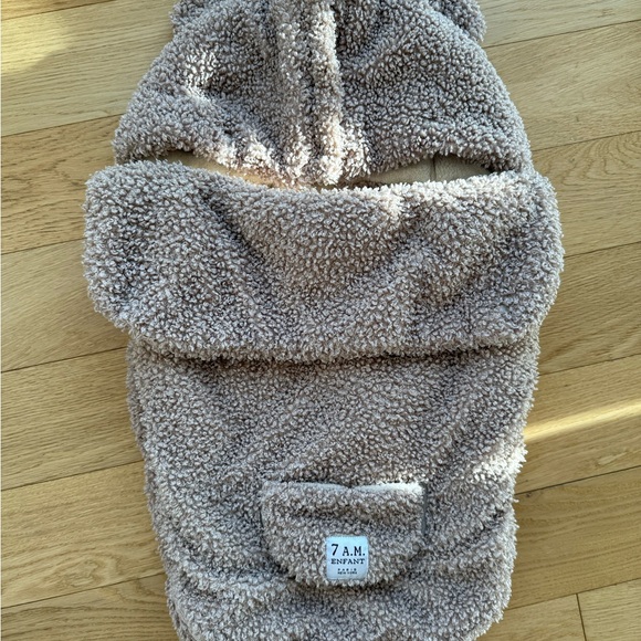 7 A.M. Enfant Cozy Teddy Sherpa Baby Bunting | BebePOD - Picture 1 of 4